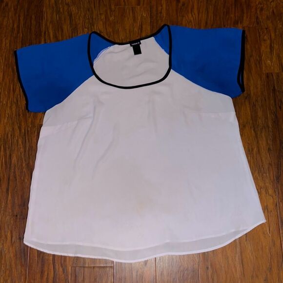 Womens torrid white and blue short sleeved sheer blouse basic lightweight work - Picture 1 of 3
